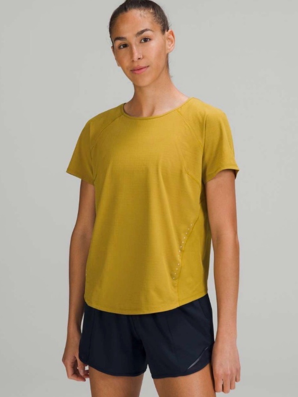 Lululemon Lightweight Stretch Running Short Sleeve Shirt Auric Gold size 6